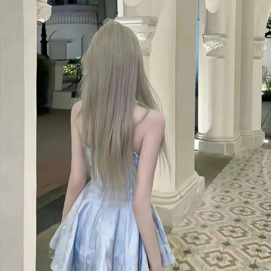 月光藏在他眼底